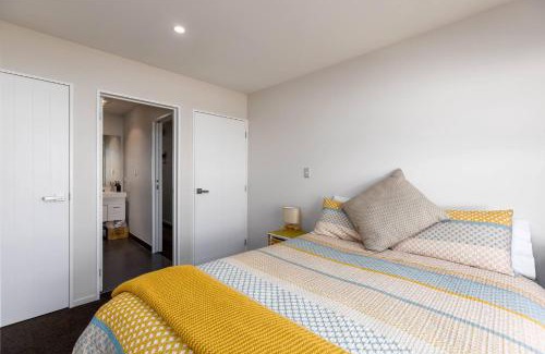 Christchurch City Centre House | Cosy Inner City Apartment with Free Parking