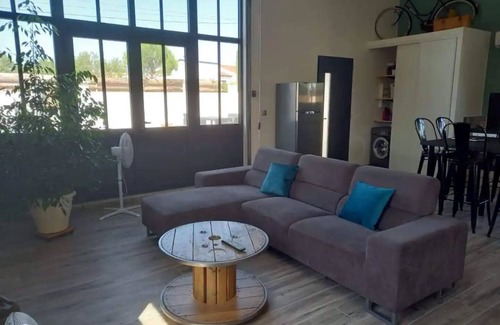 Aigues-Vives House | Cosy-loft , Industriel , Jacuzzi , Pour 2 Personnes max