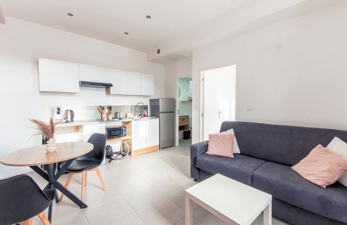 Les Poulettes Apartment | Cosy, modern air-conditioned T2