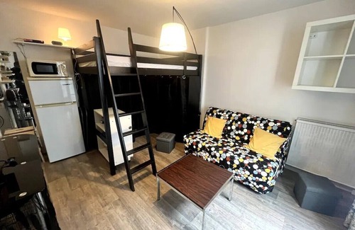 Saint-Fargeau Apartment | Cosy nest in the heart of Paris