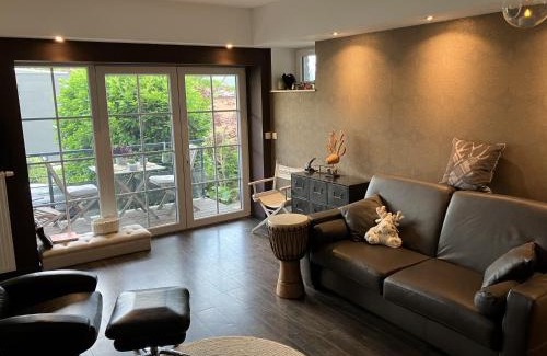 Liege Apartment | Cosy Nest - Studio de luxe avec canapé-lit, terrasse et parking privé