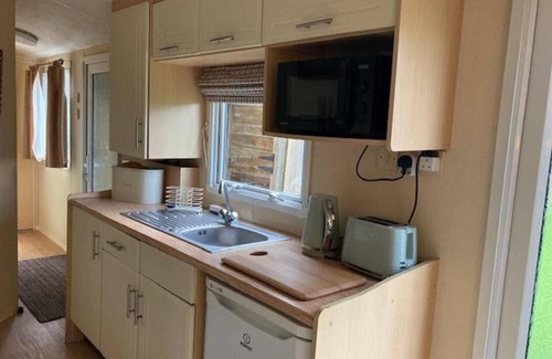 Treator House | Cosy, Quiet Static Caravan, Mawgan Porth, St Eval