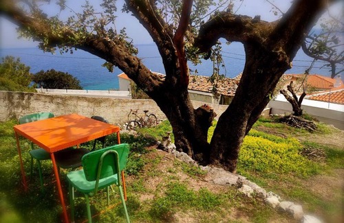 Avlakia House | Cosy Sea View cottage overlooking Avlakia beach