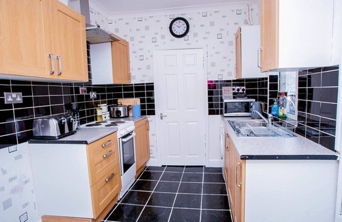 Kettering House | cosy ,spacious ,clean 3 bed house,10miuntes walk from town centre