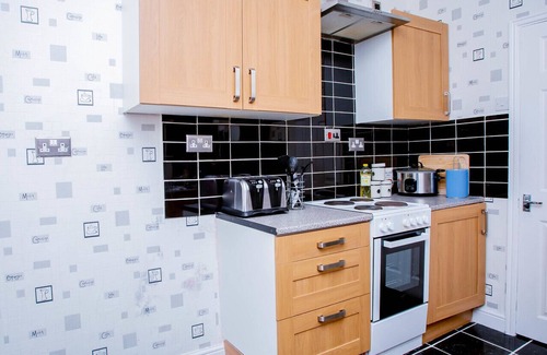 Kettering House | cosy ,spacious ,clean 3 bed house,10miuntes walk from town centre