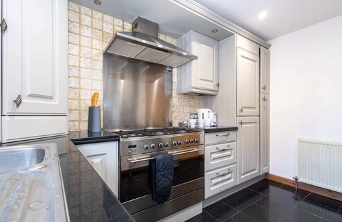 Walkden Apartment | Cosy, Spacious Duplex Apartment near Salford Royal