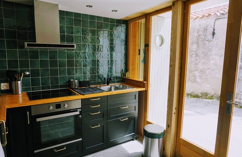 Le Chateau-d'Oleron House | Cosy Stone Chai