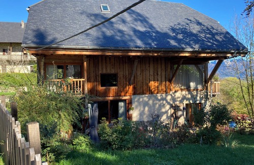 Leschaux Apartment | COSY STUDIO IN THE HEART OF THE BAUGES