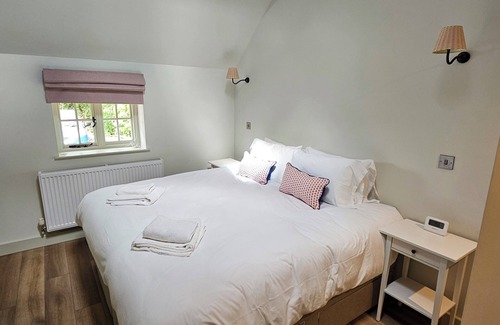 New Forest District Cabin | Cosy, stylish suite by the river, nestled on the edge of the New Forest.