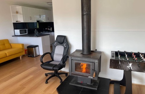 Venus Bay House | Cosy Tin Shack - Cheapest house in Venus Bay