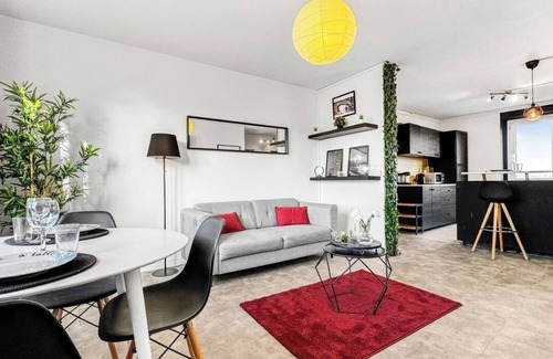 Bonneuil-sur-Marne Apartment | Cosy up there