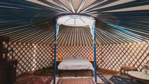 Dunlap House | Cosy yurt at a nature retreat in Sequoia N Forest