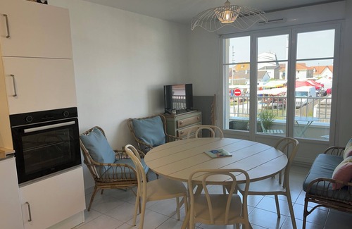 Sainte-Cecile-Plage Apartment | Côté Mer apartment 500 metres from the beach and dunes