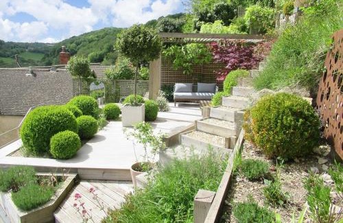 Nailsworth House | Cotswold Hillside Retreat with Stunning Views