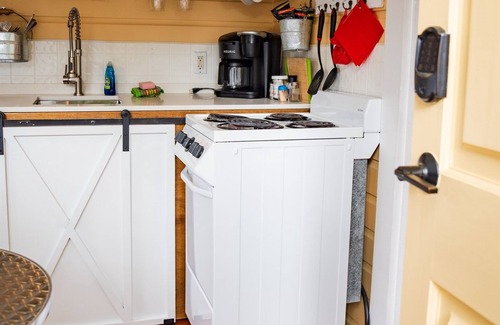 Wolfeboro Cottage | Cottage 11 - Year Round - Pet Friendly - 1 Bed/1 Bath w/Private Courtyard