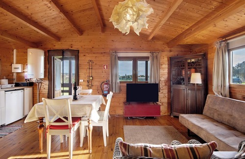 Fermentelos Cottage | Cottage 'Casa Da Lagoa Pateira' with Private Pool, Wi-Fi and Air Conditioning