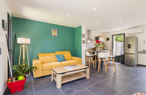 La Chapelle-des-Marais Cottage | Cottage in Brière with garden and terrace