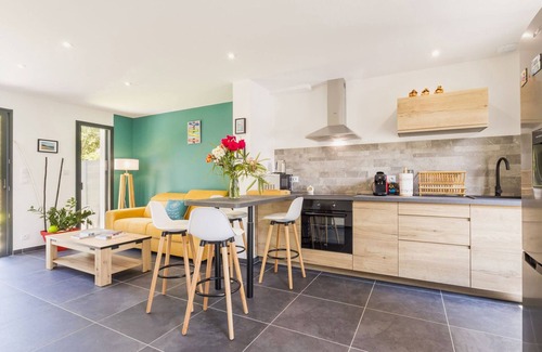 La Chapelle-des-Marais Cottage | Cottage in Brière with garden and terrace