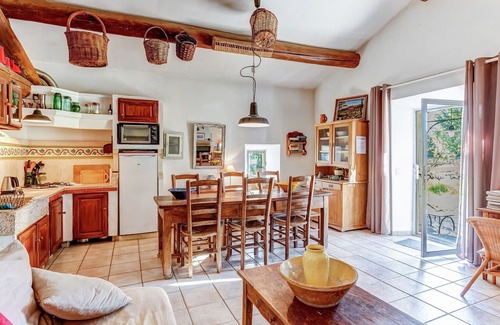 Oppede Cottage | Cottage in Oppède amidst Vineyards