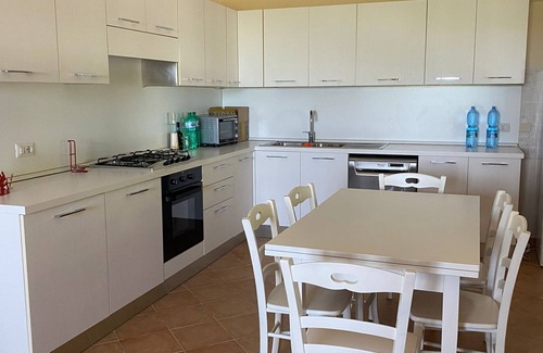 Ciro Marina House | cottage nestled in a vineyard on the sea