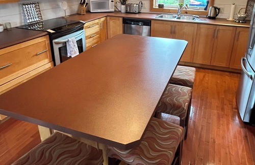 Whitbourne Cottage | Cottage on the pond with hot tub -fully outfitted and excellent family get-away.