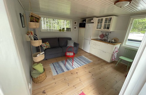 Granna Cabin | Cottage, private beach, boat and sauna outside Gränna