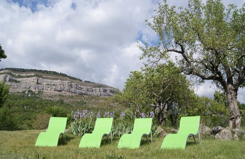 Entrepierres Cottage | Cottage rental in Entrepierre, in the Haute-Provence Alps, old farm for 10