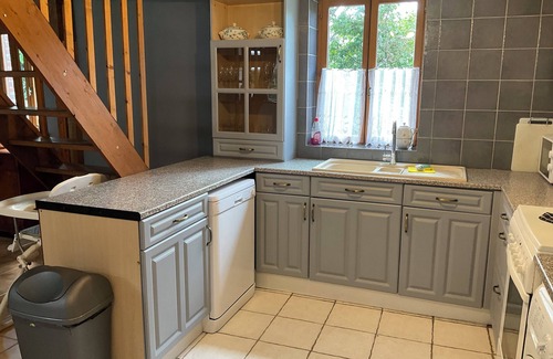 Tortefontaine Cottage | Cottage sleeps 10 all ensuite with outside pool