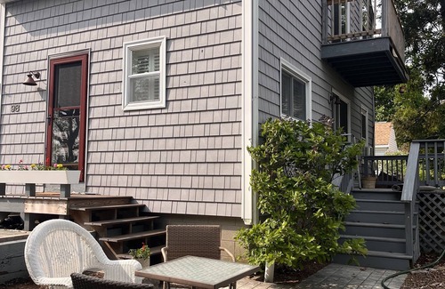 North Kingstown Cottage | Cottage steps from a private beach