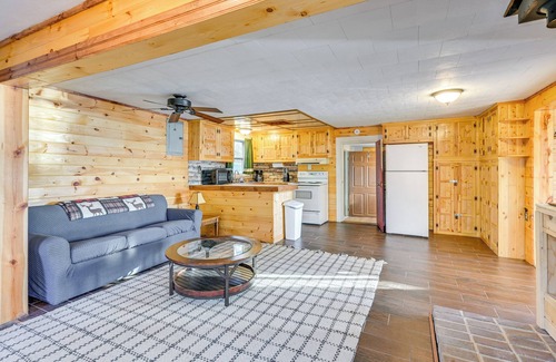 Lake Cottage | Cottage w/Deck & Bluff Lake Views: Walk to Beach!