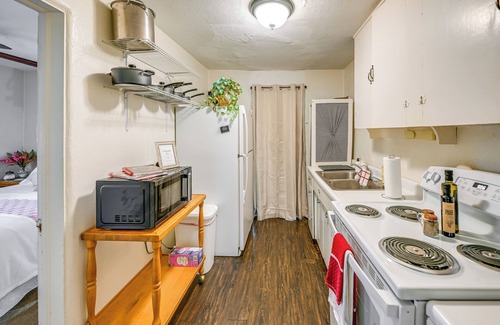 Craig House | Cottage w/Furnished Deck: 1 Mi to Dtwn Craig!