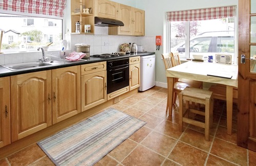 Braithwaite Cottage | Cottage with central village location and walks from the door.
