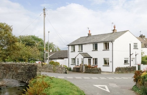 Braithwaite Cottage | Cottage with central village location and walks from the door.