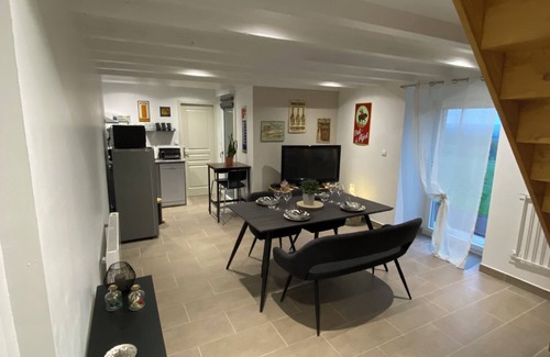 Fougerolles-Saint-Valbert House | Country gîte not overlooked, quiet and outdoor relaxation area.