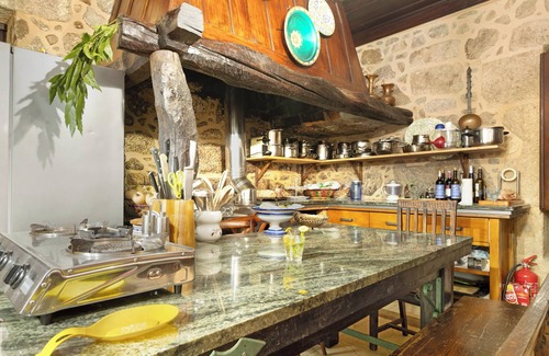 Fontoura Villa | Country Home 'Quinta de San Antonio' with Pool, Mountain View & Wi-Fi