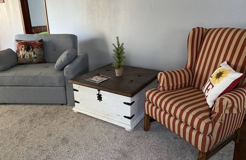 Barton County Other | Country farmhouse 7 miles from Lamar, Missouri.