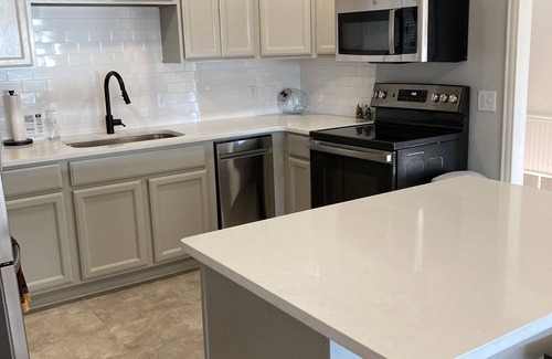 Coleman House | Country Getaway at Eleven Oaks Ranch…Coleman, Texas