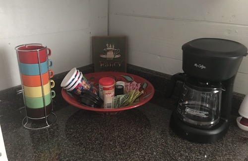 Lone Oak House | Country Getaway for Work or Play 5 miles from Wind Point Park