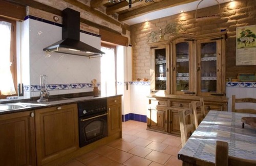 Canalejas de Penafiel House | Country House 'Las Espigas' with Mountain View, Private Terrace and Wi-Fi