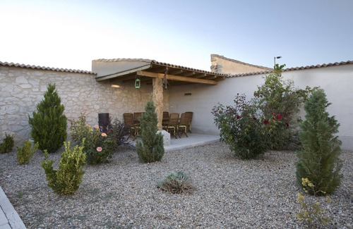 Canalejas de Penafiel House | Country House 'Las Espigas' with Mountain View, Private Terrace and Wi-Fi