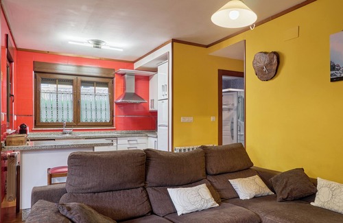 San Martin de Valdetuejar House | Country House 'Casa Lara I' with Lake View, Shared Pool and Private Terrace