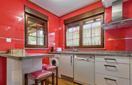 San Martin de Valdetuejar House | Country House 'Casa Lara I' with Lake View, Shared Pool and Private Terrace