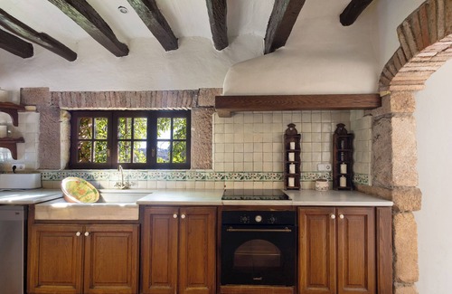 El Bruc House | Country House 'Casa Espigol' with Mountain Views, Private Pool and Wi-Fi