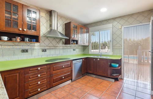 Pliego House | Country House 'Cavila' with Lake View, Wi-Fi and Air Conditioning