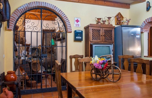 Mombeltran House | Country House 'El Barranco' with Mountain View, Private Pool and Private Terrace