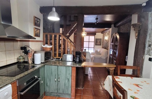 Molinaseca House | Country House 'El Camino' with Mountain View, Private Terrace and Wi-Fi