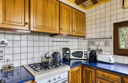 Llampaies House | Country House 'El Mirador Rural De Can Gat Vell' with Mountain View, Wi-Fi and Air Conditioning