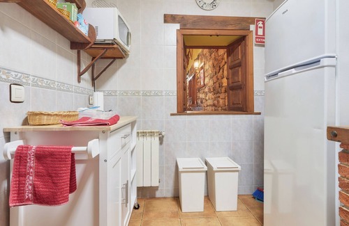 Boca de Huergano House | Country House 'Aldaron' with Mountain View, Private Garden and Wi-Fi