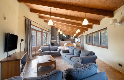 Santa Maria d'Olo House | Country House 'Mas Torigues' with Mountain View, Private Pool and Wi-Fi