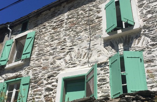 Miraval-Cabardes House | Country house in the heart of the black mountain in Cathar Country.